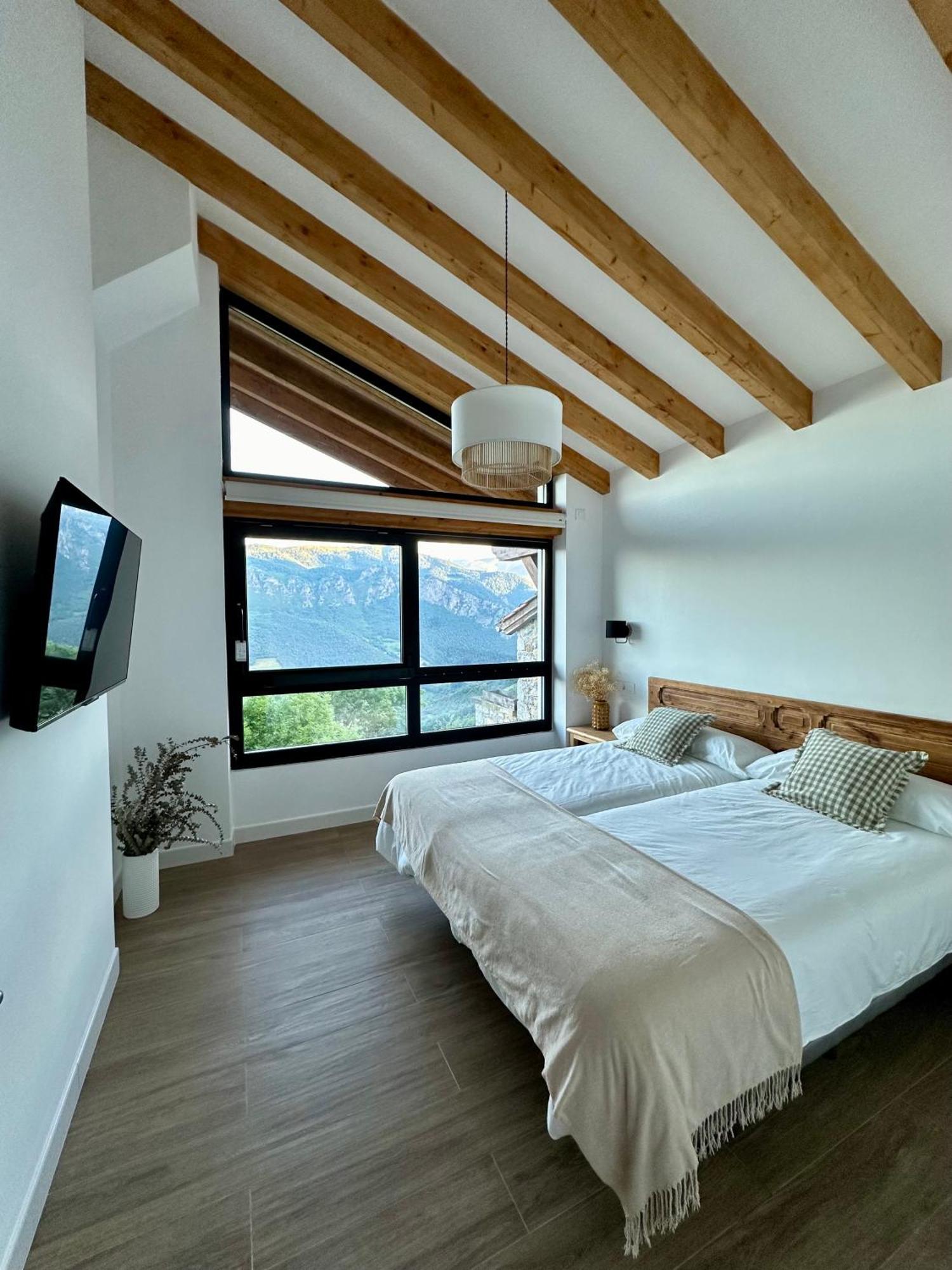 Aire De Picos Norte Brez 外观 照片