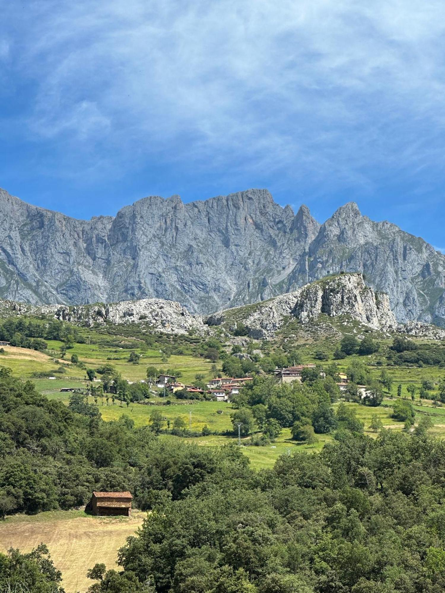 Aire De Picos Norte Brez 外观 照片