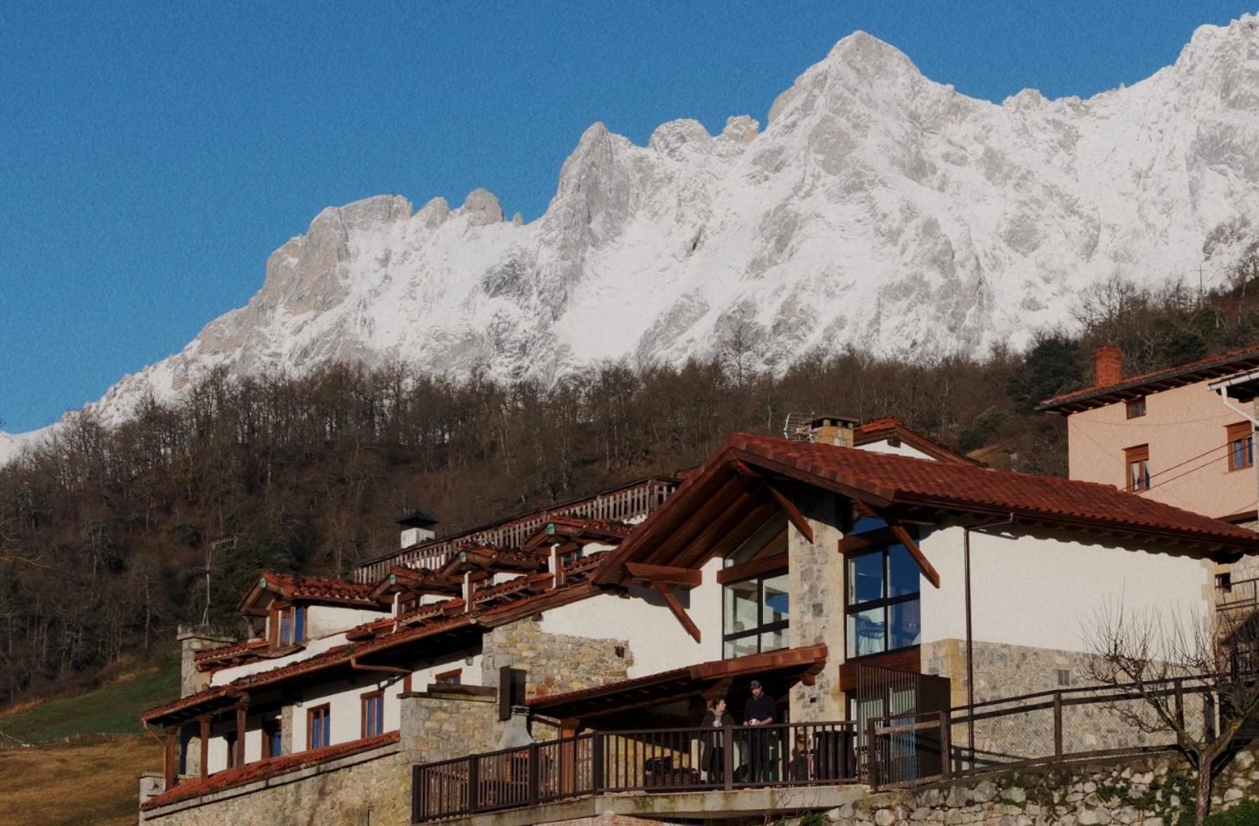 Aire De Picos Norte Brez 外观 照片