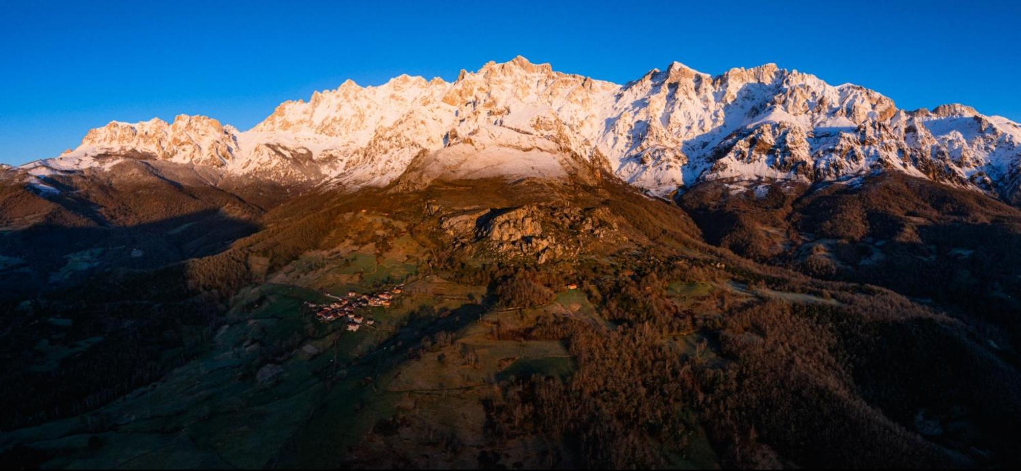 Aire De Picos Norte Brez 外观 照片
