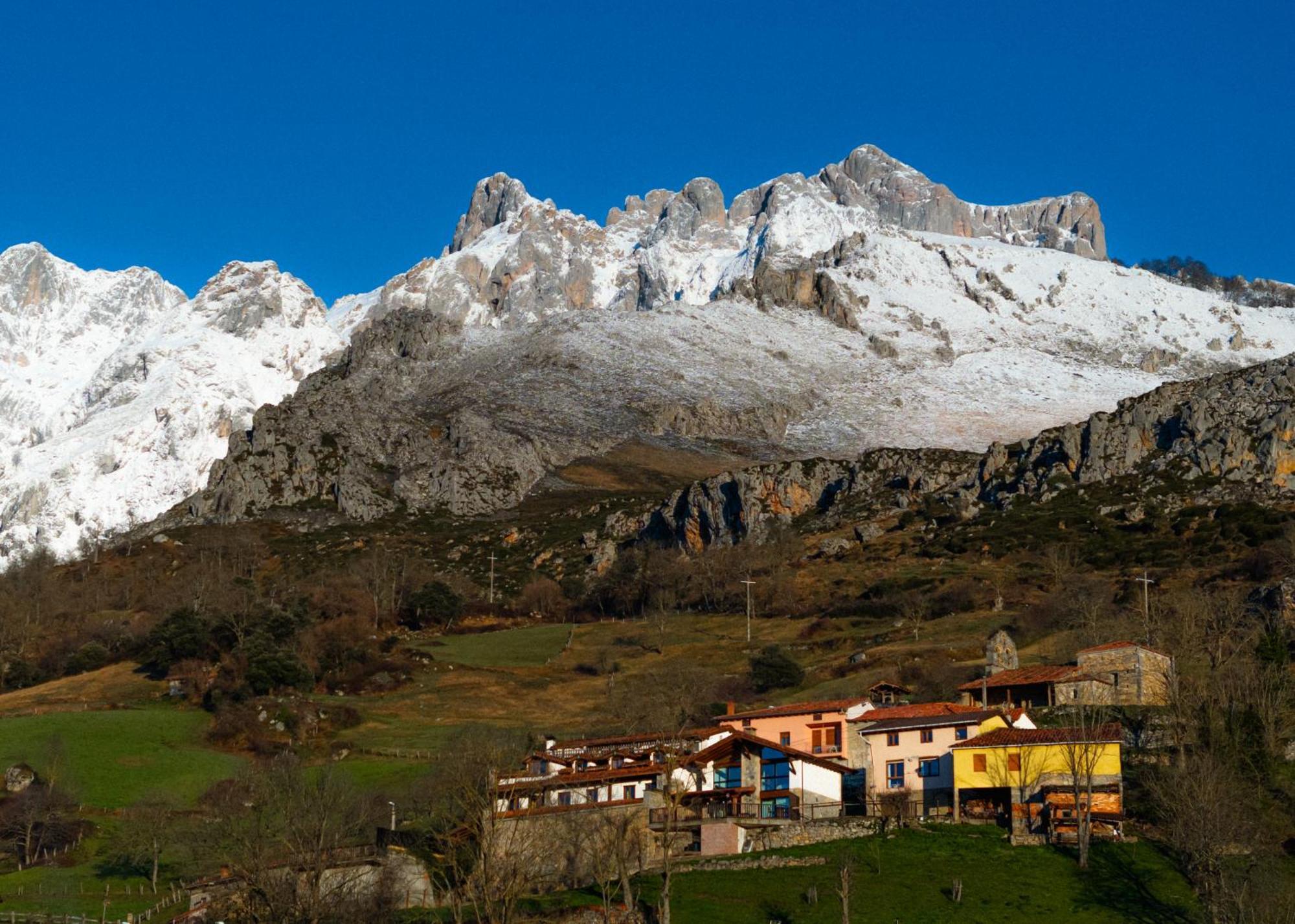 Aire De Picos Norte Brez 外观 照片
